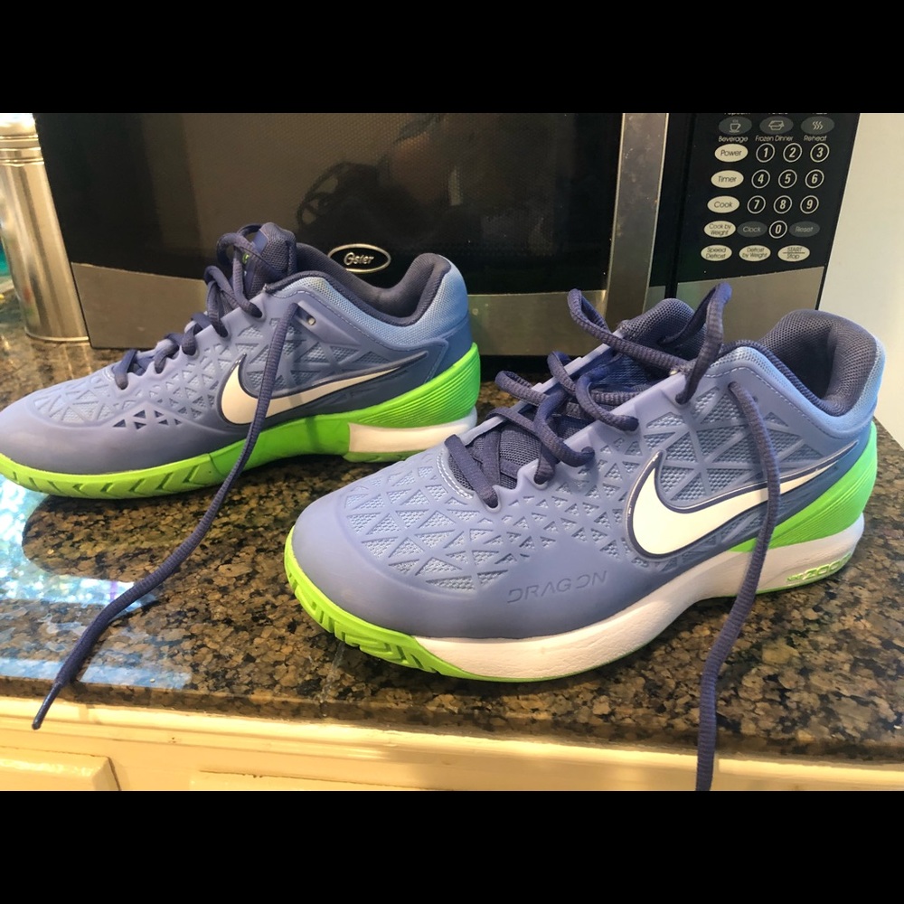 Nike Zoom Tennis Shoes